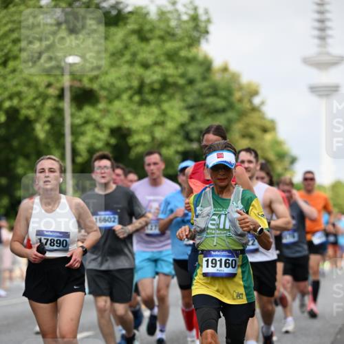 29.06.2025 - hella hamburg halbmarathon Dr. Thomas Lammeyer http://msf.ph/oto/8146736 29.06.2025 10:05:42 Kennedybrücke 1464, 1653, 1722, 1724, 2167, 2490, 2591, 2806, 2957, 3039, 3199, 3425, 3663, 3976, 4322, 5547, 5602, 5603, 5675, 6087, 6281, 0000, 6302, 6438, 6921, 7189, 7223, 7846, 8030, 8191, 8392, 8578, 8632, 8822, 8926, 9230, 10074, 10281, 10301, 10576, 10882, 10915, 11043 meine-sportfotos.de