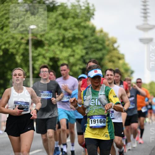 29.06.2025 - hella hamburg halbmarathon Dr. Thomas Lammeyer http://msf.ph/oto/8146741 29.06.2025 10:05:42 Kennedybrücke 1464, 1653, 1722, 1724, 2167, 2490, 2591, 2806, 2957, 3039, 3199, 3425, 3663, 3976, 4322, 5547, 5602, 5603, 5675, 6087, 6281, 0000, 6302, 6438, 6921, 7189, 7223, 7846, 8030, 8191, 8392, 8578, 8632, 8822, 8926, 9230, 10074, 10281, 10301, 10576, 10882, 10915, 11043 meine-sportfotos.de