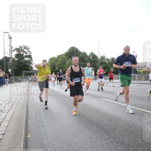 29.06.2025 - hella hamburg halbmarathon Jannik Wohlers http://msf.ph/oto/8146742 29.06.2025 09:59:26 Lombardsbrücke 1834, 1914, 1955, 2348, 2364, 2432, 2676, 2910, 3279, 3668, 3836, 4426, 4772, 4837, 5015, 5134, 5277, 6174, 6201, 6202, 6587, 6602, 7547, 8223, 8285, 8330, 8402, 8573, 8730, 9611, 9984, 10031, 10093, 10337, 11366, 11568, 11753, 11797, 11799, 11844, 12479, 13503, 13523, 13589, 13808, 13988, 14605, 14778, 14785, 14818, 15110, 15179, 15263, 15344, 15349, 15954, 16095, 16609, 17160, 17468, 17525, 18413 meine-sportfotos.de