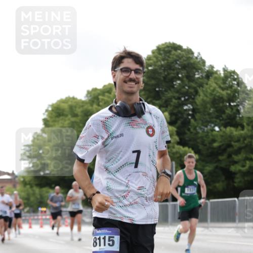 29.06.2025 - hella hamburg halbmarathon Jannik Wohlers http://msf.ph/oto/8146743 29.06.2025 10:11:12 Lombardsbrücke 1328, 1531, 1866, 1992, 3363, 4227, 5605, 7571, 8115, 8807, 8810, 9428, 10372, 10428, 11321, 11755, 13177, 13203, 13939, 14008, 15797, 15945, 17080, 17866, 18278, 18382 meine-sportfotos.de