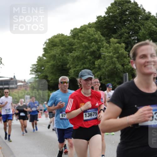 29.06.2025 - hella hamburg halbmarathon Jannik Wohlers http://msf.ph/oto/8146744 29.06.2025 10:47:54 Lombardsbrücke 1157, 1174, 1175, 1645, 2037, 2195, 2418, 2475, 2627, 2650, 2756, 2909, 2958, 3320, 3504, 3661, 3679, 3933, 4588, 5585, 5781, 5952, 6143, 7532, 8461, 8521, 8948, 9775, 9921, 10145, 11742, 11781, 12022, 12104, 12152, 12192, 12439, 12452, 12932, 13377, 13529, 13559, 13675, 13861, 14050, 15593, 15743, 16141, 16368, 16669, 16693, 16935, 16965, 17930, 18248, 18480 meine-sportfotos.de