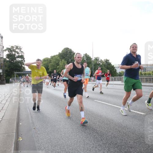 29.06.2025 - hella hamburg halbmarathon Jannik Wohlers http://msf.ph/oto/8146750 29.06.2025 09:59:26 Lombardsbrücke 1834, 1914, 1955, 2348, 2364, 2432, 2676, 2910, 3279, 3668, 3836, 4426, 4772, 4837, 5015, 5134, 5277, 6174, 6201, 6202, 6587, 6602, 7547, 8223, 8285, 8330, 8402, 8573, 8730, 9611, 9984, 10031, 10093, 10337, 11366, 11568, 11753, 11797, 11799, 11844, 12479, 13503, 13523, 13589, 13808, 13988, 14605, 14778, 14785, 14818, 15110, 15179, 15263, 15344, 15349, 15954, 16095, 16609, 17160, 17468, 17525, 18413 meine-sportfotos.de