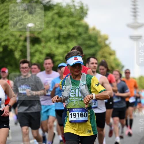 29.06.2025 - hella hamburg halbmarathon Dr. Thomas Lammeyer http://msf.ph/oto/8146753 29.06.2025 10:05:43 Kennedybrücke 1464, 1653, 1722, 1724, 2167, 2490, 2591, 2806, 2957, 3039, 3199, 3663, 3976, 4322, 5547, 5602, 5603, 5675, 6087, 6281, 0000, 6302, 6327, 6438, 6921, 7189, 7223, 7846, 8030, 8191, 8392, 8578, 8632, 8822, 8926, 9230, 10074, 10281, 10301, 10576, 10882, 10915, 11043 meine-sportfotos.de