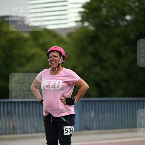 29.06.2025 - hella hamburg halbmarathon Dr. Thomas Lammeyer http://msf.ph/oto/8146761 29.06.2025 09:18:45 Kennedybrücke  meine-sportfotos.de