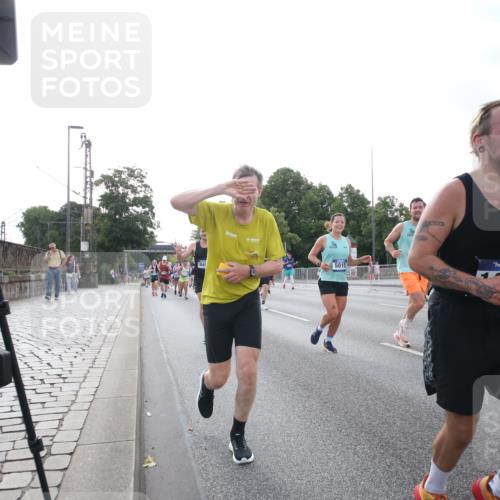 29.06.2025 - hella hamburg halbmarathon Jannik Wohlers http://msf.ph/oto/8146763 29.06.2025 09:59:27 Lombardsbrücke 1834, 1914, 1955, 2348, 2364, 2676, 2677, 2910, 3279, 3836, 4772, 5015, 5134, 5277, 6174, 6201, 6202, 6462, 6587, 6602, 7547, 8223, 8285, 8330, 8402, 8573, 8730, 9611, 10031, 10093, 10337, 11366, 11568, 11753, 11797, 11799, 11844, 12479, 13503, 13523, 13589, 13808, 13988, 14605, 14778, 14785, 14818, 15110, 15179, 15263, 15344, 15349, 15431, 15954, 16327, 16609, 17160, 17468, 17525, 18413 meine-sportfotos.de