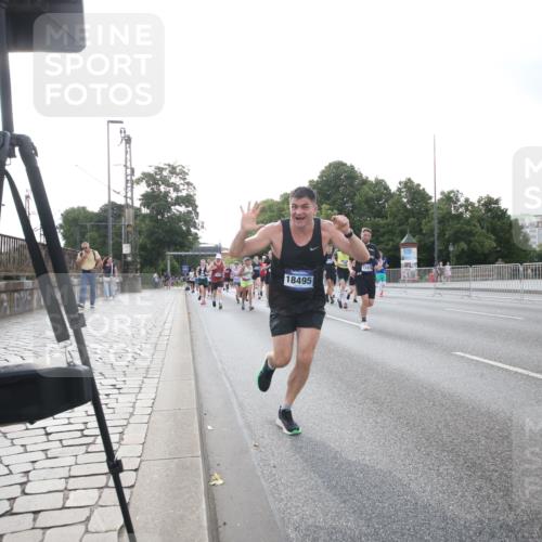 29.06.2025 - hella hamburg halbmarathon Jannik Wohlers http://msf.ph/oto/8146779 29.06.2025 09:59:28 Lombardsbrücke 1006, 1834, 1914, 1955, 2348, 2364, 2676, 2677, 2910, 3279, 3836, 4231, 4772, 5015, 5134, 5277, 5341, 6174, 6201, 6202, 6462, 6587, 6602, 7547, 8223, 8285, 8330, 8402, 8573, 8730, 9611, 10031, 10093, 10337, 11366, 11568, 11753, 11797, 11799, 11844, 12479, 13503, 13523, 13589, 13808, 13988, 14139, 14605, 14778, 14785, 14818, 15110, 15179, 15263, 15344, 15349, 15431, 15954, 16327, 16609, 17160, 17468, 17525, 18413 meine-sportfotos.de