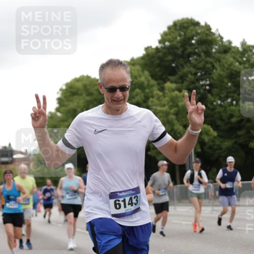 29.06.2025 - hella hamburg halbmarathon Jannik Wohlers http://msf.ph/oto/8146780 29.06.2025 10:47:59 Lombardsbrücke 1157, 1645, 2037, 2195, 2418, 2475, 2627, 2756, 2909, 3224, 3320, 3504, 3661, 3679, 3933, 4588, 5585, 5781, 5952, 6143, 7532, 8461, 8948, 9775, 9921, 10059, 10145, 12022, 12104, 12152, 12192, 12439, 12452, 12932, 13377, 13529, 13559, 13675, 13861, 13914, 14050, 15489, 15593, 15715, 15743, 16141, 16368, 16669, 16693, 16935, 16965, 17631, 17930, 18248, 18967 meine-sportfotos.de