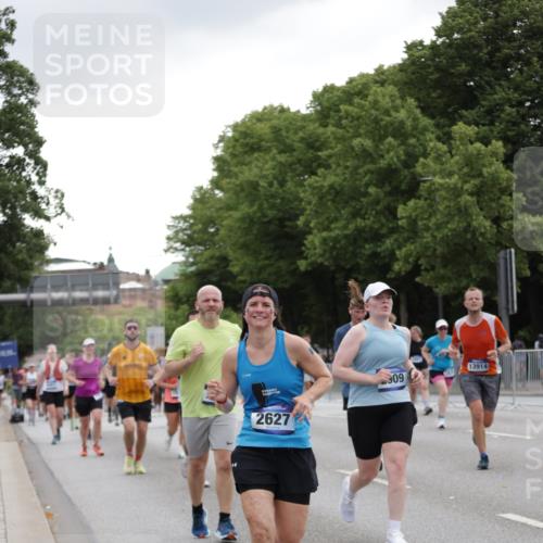 29.06.2025 - hella hamburg halbmarathon Jannik Wohlers http://msf.ph/oto/8146809 29.06.2025 10:48:01 Lombardsbrücke 1645, 2037, 2195, 2475, 2627, 2756, 2909, 3224, 3320, 3504, 3661, 3933, 4588, 5585, 5781, 6143, 7532, 8461, 8948, 9775, 9787, 10059, 10145, 12022, 12104, 12152, 12192, 12439, 12452, 12932, 13559, 13675, 13814, 13861, 13914, 15489, 15593, 15715, 15743, 16368, 16669, 16693, 16935, 16965, 17631, 17930, 18248, 18967 meine-sportfotos.de