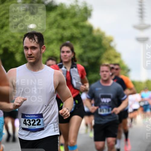 29.06.2025 - hella hamburg halbmarathon Dr. Thomas Lammeyer http://msf.ph/oto/8146811 29.06.2025 10:05:45 Kennedybrücke 1464, 1653, 1722, 1724, 1881, 2167, 2591, 2806, 2957, 3039, 3199, 3663, 3976, 4322, 5547, 5602, 5603, 5675, 6281, 0000, 6302, 6327, 6438, 6921, 7189, 7223, 7846, 8030, 8191, 8392, 8578, 8632, 8822, 8926, 9230, 10074, 10281, 10301, 10882, 10915, 11043 meine-sportfotos.de