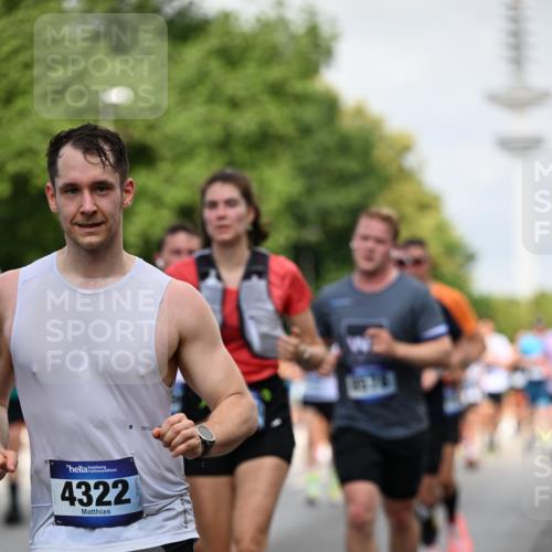 29.06.2025 - hella hamburg halbmarathon Dr. Thomas Lammeyer http://msf.ph/oto/8146814 29.06.2025 10:05:45 Kennedybrücke 1464, 1653, 1722, 1724, 1881, 2167, 2591, 2806, 2957, 3039, 3199, 3663, 3976, 4322, 5547, 5602, 5603, 5675, 6281, 0000, 6302, 6327, 6438, 6921, 7189, 7223, 7846, 8030, 8191, 8392, 8578, 8632, 8822, 8926, 9230, 10074, 10281, 10301, 10882, 10915, 11043 meine-sportfotos.de