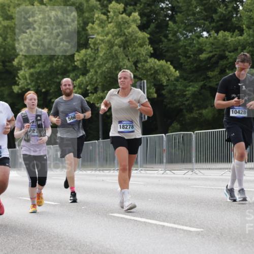 29.06.2025 - hella hamburg halbmarathon Jannik Wohlers http://msf.ph/oto/8146817 29.06.2025 10:11:16 Lombardsbrücke 1328, 1531, 1866, 1992, 3363, 4227, 5605, 7571, 8115, 8807, 8810, 9428, 10428, 11321, 11507, 12473, 13177, 13203, 13939, 14008, 14384, 15945, 17080, 17638, 17866, 18278 meine-sportfotos.de