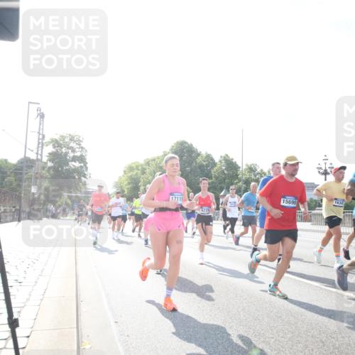 29.06.2025 - hella hamburg halbmarathon Jannik Wohlers http://msf.ph/oto/8146824 29.06.2025 10:00:01 Lombardsbrücke 1019, 1180, 1526, 1544, 1568, 1681, 2027, 2086, 2346, 2426, 2606, 2652, 2730, 2982, 3042, 3177, 3319, 3400, 3794, 3861, 4419, 4579, 4594, 4767, 4813, 4940, 4945, 5643, 5728, 6082, 6084, 6104, 6220, 6260, 6470, 6891, 7159, 8531, 8669, 9450, 9485, 9622, 10044, 10582, 10587, 10665, 10766, 10797, 11083, 11324, 11499, 11523, 11527, 11605, 11846, 11960, 11992, 12515, 12646, 12773, 12774, 12879, 13234, 13236, 13376, 13459, 13512, 14135, 14348, 15189, 16418, 17145 meine-sportfotos.de