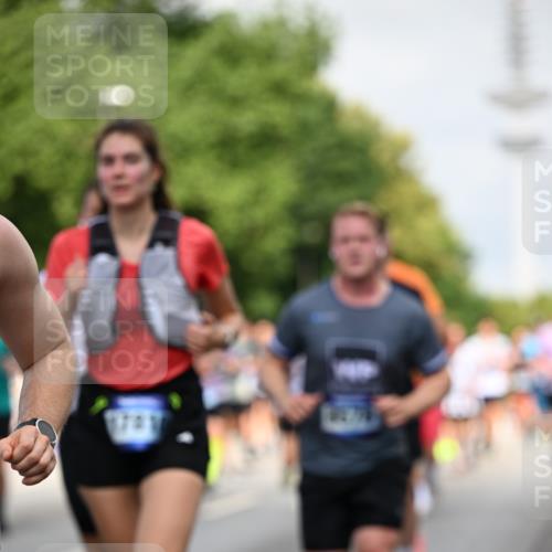 29.06.2025 - hella hamburg halbmarathon Dr. Thomas Lammeyer http://msf.ph/oto/8146827 29.06.2025 10:05:45 Kennedybrücke 1464, 1653, 1722, 1724, 1881, 2167, 2591, 2806, 2957, 3039, 3199, 3663, 3976, 4322, 5547, 5602, 5603, 5675, 6281, 0000, 6302, 6327, 6438, 6921, 7189, 7223, 7846, 8030, 8191, 8392, 8578, 8632, 8822, 8926, 9230, 10074, 10281, 10301, 10882, 10915, 11043 meine-sportfotos.de