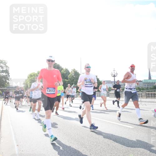 29.06.2025 - hella hamburg halbmarathon Jannik Wohlers http://msf.ph/oto/8146855 29.06.2025 10:00:03 Lombardsbrücke 1019, 1180, 1526, 1544, 1568, 1681, 2027, 2086, 2236, 2346, 2426, 2606, 2652, 2730, 2982, 3042, 3177, 3319, 3400, 3794, 3861, 4419, 4579, 4594, 4767, 4813, 4940, 4945, 5643, 5728, 6082, 6084, 6220, 6260, 6470, 6891, 8531, 8669, 9450, 9485, 9622, 10044, 10582, 10587, 10665, 10746, 10766, 10797, 11083, 11324, 11499, 11523, 11527, 11605, 11846, 11960, 12515, 12646, 12773, 12774, 12879, 13234, 13236, 13376, 13459, 13512, 14135, 14348, 15189, 16418, 17145 meine-sportfotos.de