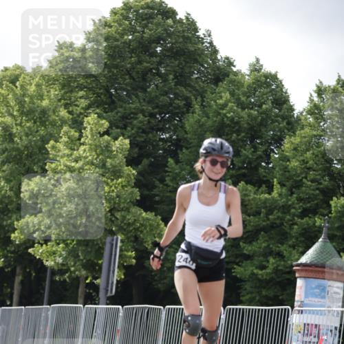 29.06.2025 - hella hamburg halbmarathon Jannik Wohlers http://msf.ph/oto/8146856 29.06.2025 09:09:20 Lombardsbrücke  meine-sportfotos.de