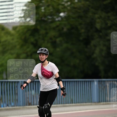 29.06.2025 - hella hamburg halbmarathon Dr. Thomas Lammeyer http://msf.ph/oto/8146857 29.06.2025 09:18:52 Kennedybrücke  meine-sportfotos.de