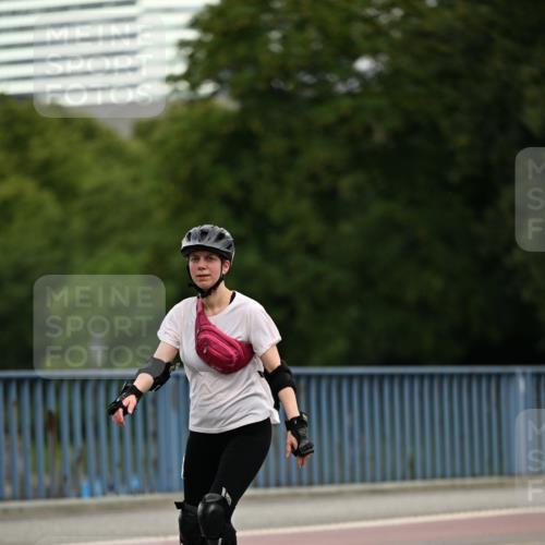 29.06.2025 - hella hamburg halbmarathon Dr. Thomas Lammeyer http://msf.ph/oto/8146861 29.06.2025 09:18:52 Kennedybrücke  meine-sportfotos.de