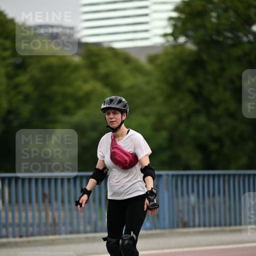 29.06.2025 - hella hamburg halbmarathon Dr. Thomas Lammeyer http://msf.ph/oto/8146869 29.06.2025 09:18:52 Kennedybrücke  meine-sportfotos.de