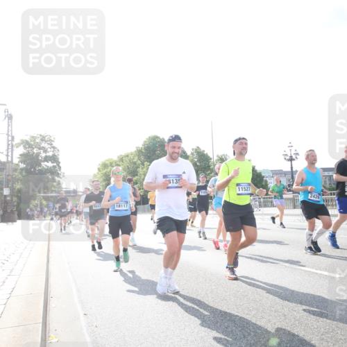 29.06.2025 - hella hamburg halbmarathon Jannik Wohlers http://msf.ph/oto/8146871 29.06.2025 10:00:04 Lombardsbrücke 1019, 1180, 1526, 1544, 1568, 1681, 2027, 2086, 2236, 2346, 2426, 2606, 2652, 2730, 2982, 3042, 3177, 3319, 3400, 3794, 3861, 4419, 4579, 4594, 4767, 4813, 4940, 4945, 5643, 5728, 6082, 6084, 6220, 6260, 6470, 8531, 8669, 9450, 9485, 9622, 10044, 10582, 10587, 10665, 10746, 10766, 10797, 11083, 11324, 11499, 11523, 11527, 11605, 11846, 11960, 12515, 12646, 12773, 12774, 12879, 13234, 13236, 13376, 13459, 13512, 14135, 14348, 15189, 15980, 16418, 17145 meine-sportfotos.de