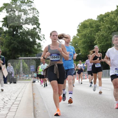 29.06.2025 - hella hamburg halbmarathon Jannik Wohlers http://msf.ph/oto/8146874 29.06.2025 10:11:17 Lombardsbrücke 1328, 1531, 1866, 1992, 3363, 4227, 5379, 5605, 7571, 8115, 8807, 8810, 9428, 10428, 11321, 11507, 12473, 13177, 13203, 13939, 14008, 14384, 15945, 17080, 17638, 17774, 17866, 18278 meine-sportfotos.de