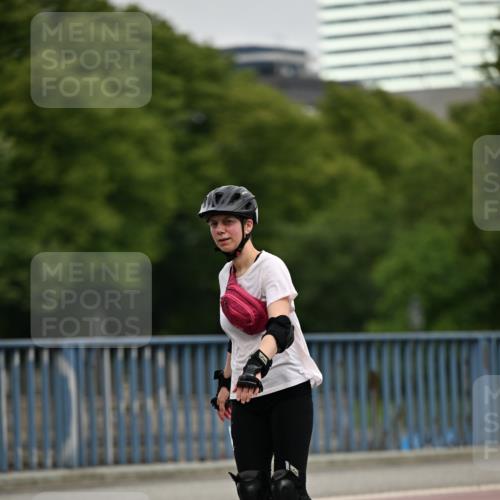 29.06.2025 - hella hamburg halbmarathon Dr. Thomas Lammeyer http://msf.ph/oto/8146875 29.06.2025 09:18:52 Kennedybrücke  meine-sportfotos.de