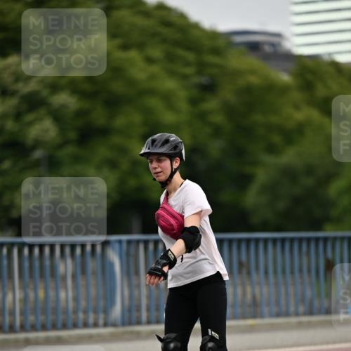29.06.2025 - hella hamburg halbmarathon Dr. Thomas Lammeyer http://msf.ph/oto/8146881 29.06.2025 09:18:52 Kennedybrücke  meine-sportfotos.de