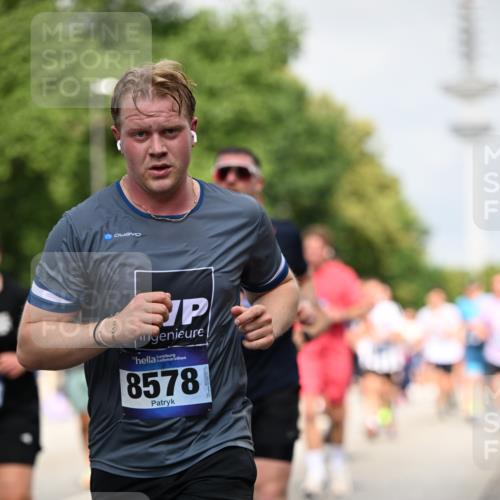 29.06.2025 - hella hamburg halbmarathon Dr. Thomas Lammeyer http://msf.ph/oto/8146891 29.06.2025 10:05:47 Kennedybrücke 1464, 1653, 1722, 1724, 1881, 2167, 2591, 2806, 2957, 3039, 3199, 3663, 3976, 4322, 4649, 5547, 5602, 5603, 5675, 6281, 0000, 6302, 6327, 6438, 6921, 7189, 7223, 7846, 8191, 8392, 8578, 8632, 8822, 8926, 9230, 10074, 10281, 10301, 10882, 10915, 11043 meine-sportfotos.de