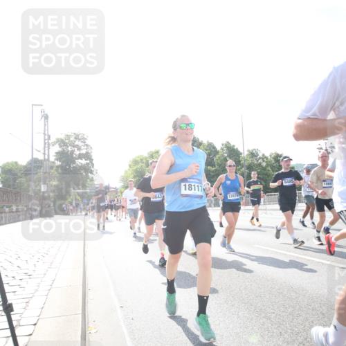 29.06.2025 - hella hamburg halbmarathon Jannik Wohlers http://msf.ph/oto/8146898 29.06.2025 10:00:05 Lombardsbrücke 1019, 1180, 1526, 1544, 1568, 1681, 2027, 2086, 2236, 2346, 2426, 2606, 2652, 2730, 2982, 3042, 3177, 3319, 3400, 3794, 3861, 4419, 4579, 4594, 4767, 4813, 4940, 4945, 5643, 5728, 6082, 6084, 6220, 6260, 6470, 8531, 8669, 9450, 9485, 9622, 10582, 10587, 10599, 10665, 10746, 10766, 10797, 11083, 11324, 11499, 11523, 11527, 11605, 11846, 11960, 12515, 12646, 12773, 12774, 12879, 13234, 13236, 13376, 13459, 13512, 14135, 14348, 15189, 15980, 16418, 17145 meine-sportfotos.de