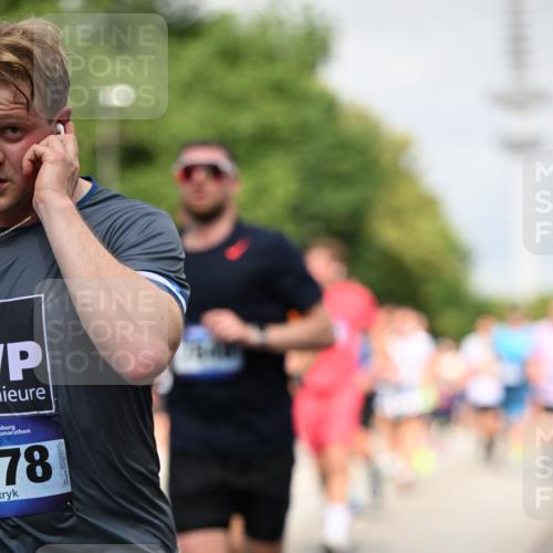 29.06.2025 - hella hamburg halbmarathon Dr. Thomas Lammeyer http://msf.ph/oto/8146913 29.06.2025 10:05:47 Kennedybrücke 1464, 1653, 1722, 1724, 1881, 2167, 2591, 2806, 2957, 3039, 3199, 3663, 3976, 4322, 4649, 5547, 5602, 5603, 5675, 6281, 0000, 6302, 6327, 6438, 6921, 7189, 7223, 7846, 8191, 8392, 8578, 8632, 8822, 8926, 9230, 10074, 10281, 10301, 10882, 10915, 11043 meine-sportfotos.de