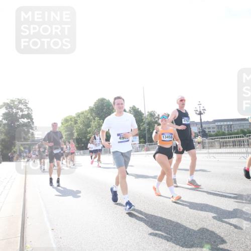 29.06.2025 - hella hamburg halbmarathon Jannik Wohlers http://msf.ph/oto/8146927 29.06.2025 10:00:07 Lombardsbrücke 1019, 1526, 1544, 1568, 1583, 1681, 2027, 2086, 2236, 2346, 2426, 2474, 2606, 2652, 2982, 3042, 3319, 3400, 3794, 3861, 4419, 4579, 4594, 4767, 4813, 4940, 4945, 5643, 6084, 6138, 6220, 6260, 6443, 6470, 8669, 9450, 9485, 9622, 10587, 10599, 10665, 10746, 10766, 10797, 11083, 11324, 11499, 11523, 11527, 11605, 11960, 12515, 12646, 12773, 12879, 13234, 13236, 13376, 13459, 13512, 14135, 14348, 15189, 15980, 16418, 17145, 18762 meine-sportfotos.de