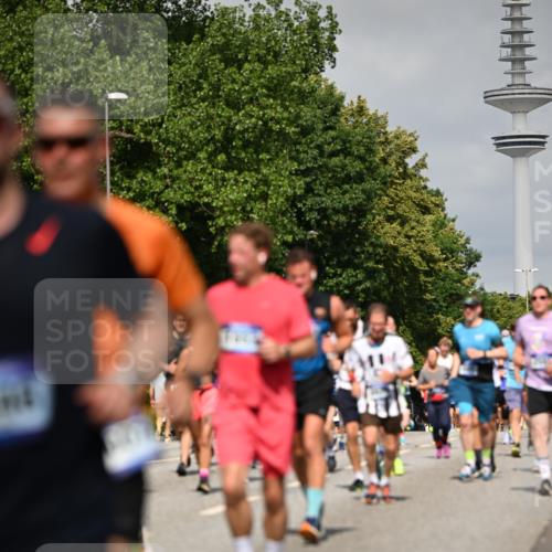 29.06.2025 - hella hamburg halbmarathon Dr. Thomas Lammeyer http://msf.ph/oto/8146928 29.06.2025 10:05:48 Kennedybrücke 1329, 1464, 1653, 1722, 1724, 1881, 2167, 2591, 2806, 2957, 3039, 3199, 3663, 3976, 4322, 4649, 5547, 5602, 5603, 6281, 0000, 6302, 6327, 6438, 6921, 7189, 7223, 7846, 8191, 8392, 8578, 8632, 8822, 8926, 9230, 10074, 10281, 10301, 10882, 10915, 11043 meine-sportfotos.de
