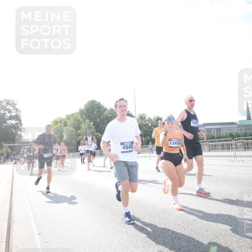 29.06.2025 - hella hamburg halbmarathon Jannik Wohlers http://msf.ph/oto/8146937 29.06.2025 10:00:07 Lombardsbrücke 1019, 1526, 1544, 1568, 1583, 1681, 2027, 2086, 2236, 2346, 2426, 2474, 2606, 2652, 2982, 3042, 3319, 3400, 3794, 3861, 4419, 4579, 4594, 4767, 4813, 4940, 4945, 5643, 6084, 6138, 6220, 6260, 6443, 6470, 8669, 9450, 9485, 9622, 10587, 10599, 10665, 10746, 10766, 10797, 11083, 11324, 11499, 11523, 11527, 11605, 11960, 12515, 12646, 12773, 12879, 13234, 13236, 13376, 13459, 13512, 14135, 14348, 15189, 15980, 16418, 17145, 18762 meine-sportfotos.de
