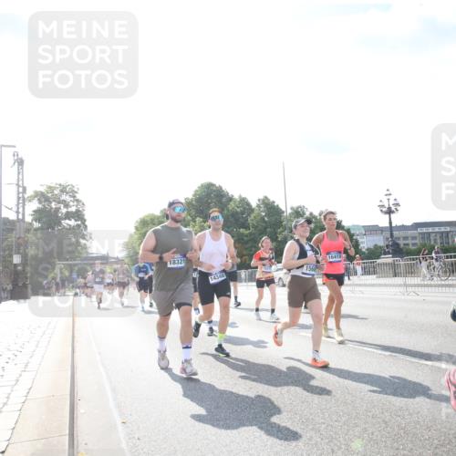 29.06.2025 - hella hamburg halbmarathon Jannik Wohlers http://msf.ph/oto/8146953 29.06.2025 10:00:11 Lombardsbrücke 1544, 1568, 1583, 1611, 1681, 2236, 2346, 2426, 2474, 2982, 3042, 3400, 3794, 4419, 4579, 4767, 4940, 4945, 5643, 6138, 6220, 6443, 8669, 9450, 9485, 9553, 9555, 9577, 9622, 10587, 10599, 10665, 10746, 10797, 11324, 11499, 11523, 11527, 11605, 11960, 12515, 12773, 12879, 13234, 13236, 13376, 13459, 13498, 13558, 14135, 14348, 15189, 15980, 16093, 16418, 17145, 18450, 18508, 18762 meine-sportfotos.de