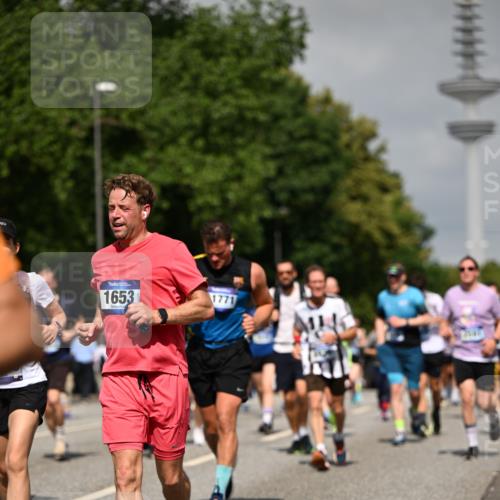 29.06.2025 - hella hamburg halbmarathon Dr. Thomas Lammeyer http://msf.ph/oto/8146954 29.06.2025 10:05:49 Kennedybrücke 1329, 1464, 1653, 1722, 1724, 1881, 2167, 2591, 2806, 2957, 3039, 3199, 3663, 3976, 4322, 4649, 5547, 5602, 5603, 0000, 6327, 6438, 6921, 7189, 7223, 7846, 8191, 8578, 8632, 8822, 8926, 9230, 10074, 10281, 10301, 10882, 10915, 11043 meine-sportfotos.de