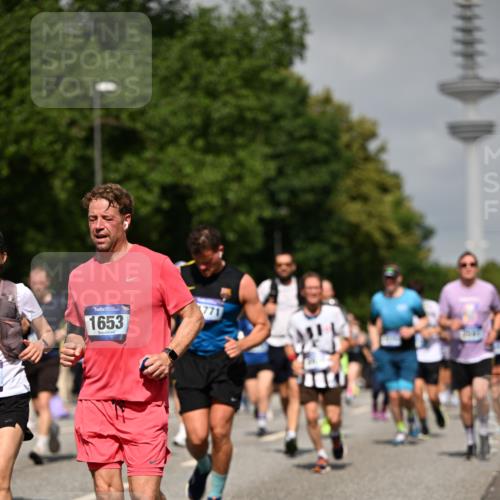 29.06.2025 - hella hamburg halbmarathon Dr. Thomas Lammeyer http://msf.ph/oto/8146961 29.06.2025 10:05:49 Kennedybrücke 1329, 1464, 1653, 1722, 1724, 1881, 2167, 2591, 2806, 2957, 3039, 3199, 3663, 3976, 4322, 4649, 5547, 5602, 5603, 0000, 6327, 6438, 6921, 7189, 7223, 7846, 8191, 8578, 8632, 8822, 8926, 9230, 10074, 10281, 10301, 10882, 10915, 11043 meine-sportfotos.de
