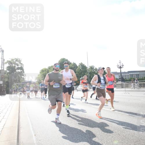 29.06.2025 - hella hamburg halbmarathon Jannik Wohlers http://msf.ph/oto/8146963 29.06.2025 10:00:11 Lombardsbrücke 1544, 1568, 1583, 1611, 1681, 2236, 2346, 2426, 2474, 2982, 3042, 3400, 3794, 4419, 4579, 4767, 4940, 4945, 5643, 6138, 6220, 6443, 8669, 9450, 9485, 9553, 9555, 9577, 9622, 10587, 10599, 10665, 10746, 10797, 11324, 11499, 11523, 11527, 11605, 11960, 12515, 12773, 12879, 13234, 13236, 13376, 13459, 13498, 13558, 14135, 14348, 15189, 15980, 16093, 16418, 17145, 18450, 18508, 18762 meine-sportfotos.de