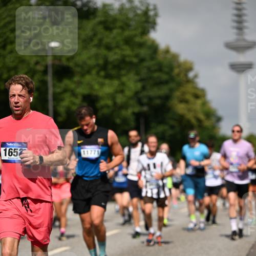 29.06.2025 - hella hamburg halbmarathon Dr. Thomas Lammeyer http://msf.ph/oto/8146970 29.06.2025 10:05:49 Kennedybrücke 1329, 1464, 1653, 1722, 1724, 1881, 2167, 2591, 2806, 2957, 3039, 3199, 3663, 3976, 4322, 4649, 5547, 5602, 5603, 0000, 6327, 6438, 6921, 7189, 7223, 7846, 8191, 8578, 8632, 8822, 8926, 9230, 10074, 10281, 10301, 10882, 10915, 11043 meine-sportfotos.de