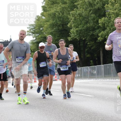29.06.2025 - hella hamburg halbmarathon Jannik Wohlers http://msf.ph/oto/8146975 29.06.2025 10:11:20 Lombardsbrücke 1328, 1531, 1866, 1992, 3363, 4227, 5379, 5605, 7571, 8115, 8807, 8810, 9191, 9428, 10042, 10428, 11321, 11507, 12473, 13177, 13203, 13939, 13958, 14008, 14384, 15945, 17080, 17638, 17774, 17866, 18278 meine-sportfotos.de