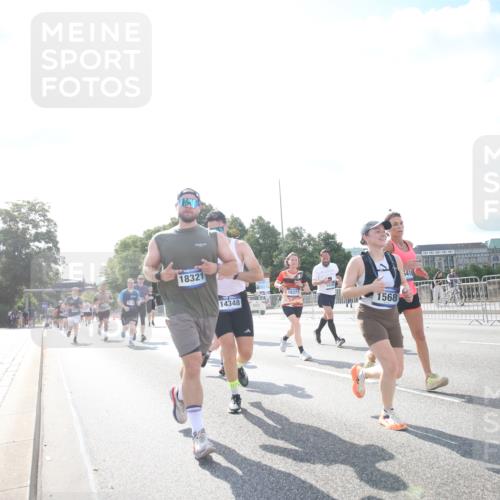 29.06.2025 - hella hamburg halbmarathon Jannik Wohlers http://msf.ph/oto/8146977 29.06.2025 10:00:11 Lombardsbrücke 1544, 1568, 1583, 1611, 1681, 2236, 2346, 2426, 2474, 2982, 3042, 3400, 3794, 4419, 4579, 4767, 4940, 4945, 5643, 6138, 6220, 6443, 8669, 9450, 9485, 9553, 9555, 9577, 9622, 10587, 10599, 10665, 10746, 10797, 11324, 11499, 11523, 11527, 11605, 11960, 12515, 12773, 12879, 13234, 13236, 13376, 13459, 13498, 13558, 14135, 14348, 15189, 15980, 16093, 16418, 17145, 18450, 18508, 18762 meine-sportfotos.de