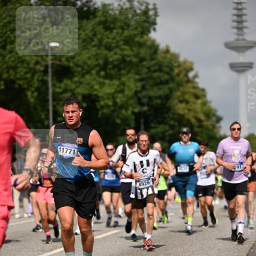 29.06.2025 - hella hamburg halbmarathon Dr. Thomas Lammeyer http://msf.ph/oto/8146986 29.06.2025 10:05:50 Kennedybrücke 1329, 1464, 1653, 1722, 1724, 1881, 2167, 2591, 2806, 2957, 3039, 3199, 3663, 4322, 4649, 5547, 5602, 5603, 0000, 6327, 6438, 6921, 7189, 7223, 7846, 8191, 8578, 8632, 8926, 9230, 10074, 10281, 10301, 10882, 10915 meine-sportfotos.de