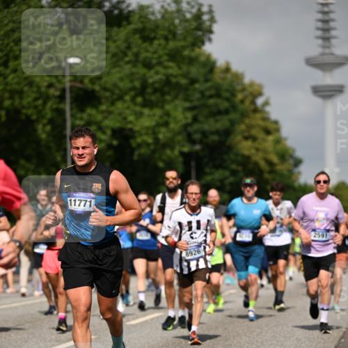 29.06.2025 - hella hamburg halbmarathon Dr. Thomas Lammeyer http://msf.ph/oto/8146991 29.06.2025 10:05:50 Kennedybrücke 1329, 1464, 1653, 1722, 1724, 1881, 2167, 2591, 2806, 2957, 3039, 3199, 3663, 4322, 4649, 5547, 5602, 5603, 0000, 6327, 6438, 6921, 7189, 7223, 7846, 8191, 8578, 8632, 8926, 9230, 10074, 10281, 10301, 10882, 10915 meine-sportfotos.de