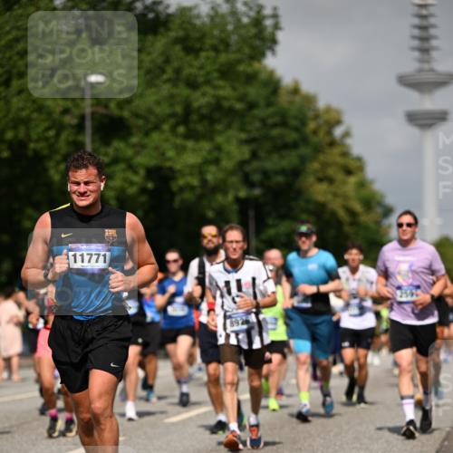 29.06.2025 - hella hamburg halbmarathon Dr. Thomas Lammeyer http://msf.ph/oto/8147001 29.06.2025 10:05:50 Kennedybrücke 1329, 1464, 1653, 1722, 1724, 1881, 2167, 2591, 2806, 2957, 3039, 3199, 3663, 4322, 4649, 5547, 5602, 5603, 0000, 6327, 6438, 6921, 7189, 7223, 7846, 8191, 8578, 8632, 8926, 9230, 10074, 10281, 10301, 10882, 10915 meine-sportfotos.de