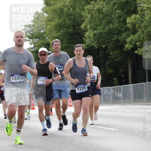 29.06.2025 - hella hamburg halbmarathon Jannik Wohlers http://msf.ph/oto/8147003 29.06.2025 10:11:20 Lombardsbrücke 1328, 1531, 1866, 1992, 3363, 4227, 5379, 5605, 7571, 8115, 8807, 8810, 9191, 9428, 10042, 10428, 11321, 11507, 12473, 13177, 13203, 13939, 13958, 14008, 14384, 15945, 17080, 17638, 17774, 17866, 18278 meine-sportfotos.de