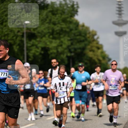 29.06.2025 - hella hamburg halbmarathon Dr. Thomas Lammeyer http://msf.ph/oto/8147020 29.06.2025 10:05:51 Kennedybrücke 1184, 1329, 1464, 1653, 1722, 1724, 1881, 1940, 2167, 2591, 2806, 2957, 3039, 3199, 3663, 4322, 4649, 5547, 5602, 5603, 0000, 6327, 6438, 6921, 7189, 7223, 7846, 8191, 8578, 8632, 8926, 9230, 9741, 10074, 10281, 10301, 10882, 10915 meine-sportfotos.de
