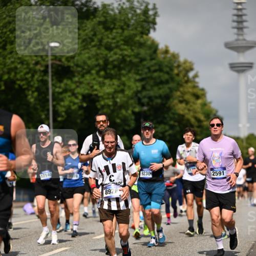 29.06.2025 - hella hamburg halbmarathon Dr. Thomas Lammeyer http://msf.ph/oto/8147029 29.06.2025 10:05:51 Kennedybrücke 1184, 1329, 1464, 1653, 1722, 1724, 1881, 1940, 2167, 2591, 2806, 2957, 3039, 3199, 3663, 4322, 4649, 5547, 5602, 5603, 0000, 6327, 6438, 6921, 7189, 7223, 7846, 8191, 8578, 8632, 8926, 9230, 9741, 10074, 10281, 10301, 10882, 10915 meine-sportfotos.de