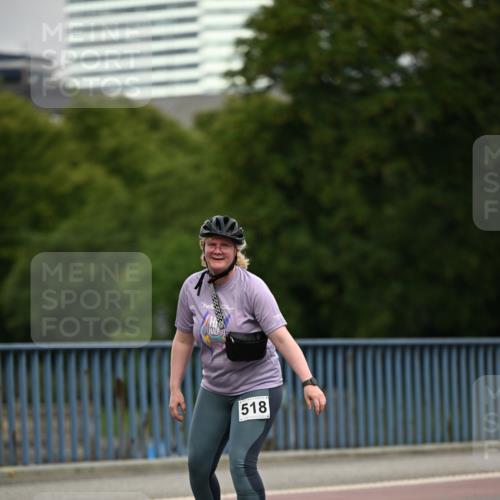 29.06.2025 - hella hamburg halbmarathon Dr. Thomas Lammeyer http://msf.ph/oto/8147056 29.06.2025 09:19:03 Kennedybrücke  meine-sportfotos.de