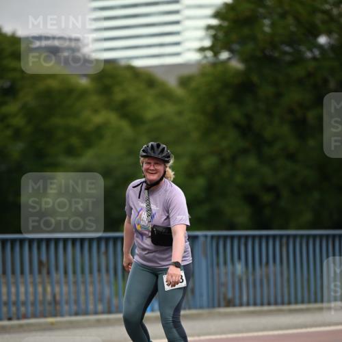 29.06.2025 - hella hamburg halbmarathon Dr. Thomas Lammeyer http://msf.ph/oto/8147063 29.06.2025 09:19:03 Kennedybrücke  meine-sportfotos.de