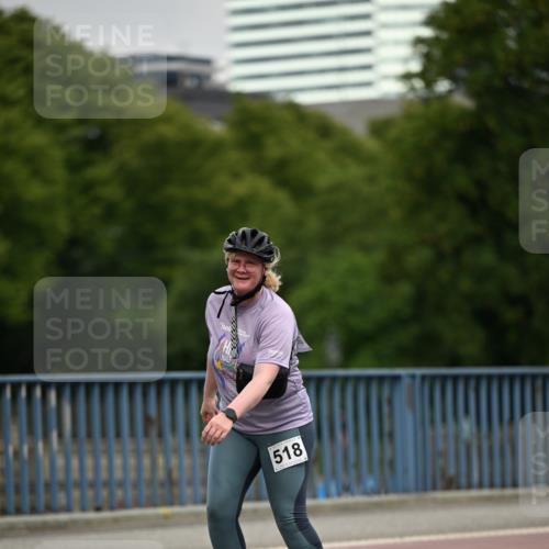 29.06.2025 - hella hamburg halbmarathon Dr. Thomas Lammeyer http://msf.ph/oto/8147072 29.06.2025 09:19:03 Kennedybrücke  meine-sportfotos.de