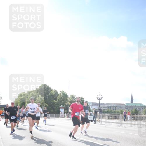 29.06.2025 - hella hamburg halbmarathon Jannik Wohlers http://msf.ph/oto/8147079 29.06.2025 10:00:20 Lombardsbrücke 1568, 1583, 1611, 2236, 2474, 3059, 3141, 3983, 4616, 5033, 5418, 6138, 6443, 6714, 6757, 8478, 8632, 8923, 9124, 9553, 9555, 9577, 10074, 10599, 10705, 10746, 11605, 11623, 12787, 12809, 13086, 13376, 13407, 13498, 13558, 14348, 14577, 14673, 15189, 15980, 16093, 16418, 16434, 17087, 17145, 17268, 17852, 18125, 18426, 18450, 18508, 18612, 18762, 18919 meine-sportfotos.de