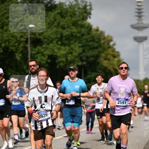 29.06.2025 - hella hamburg halbmarathon Dr. Thomas Lammeyer http://msf.ph/oto/8147086 29.06.2025 10:05:52 Kennedybrücke 1184, 1329, 1464, 1653, 1722, 1724, 1881, 1940, 2591, 2806, 2957, 3039, 3199, 3663, 4322, 4649, 5547, 5602, 5603, 0000, 6327, 6438, 6921, 7189, 7223, 7846, 8191, 8578, 8632, 8926, 9230, 9741, 10074, 10882, 10915 meine-sportfotos.de